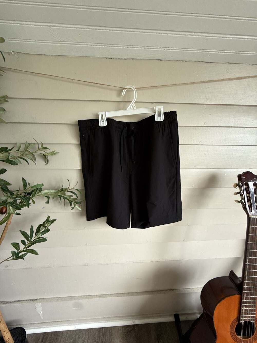Eddie Bauer Woven Stretch Training Men's Athletic Shorts